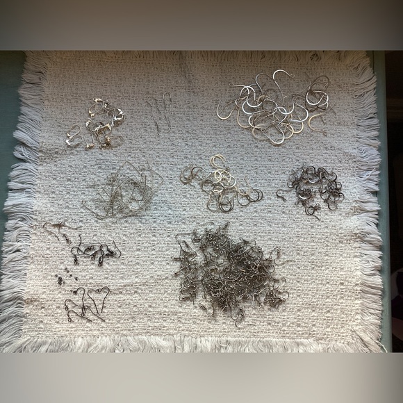 Earring wires - Picture 1 of 5